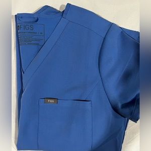 Women’s Slim fit scrub top